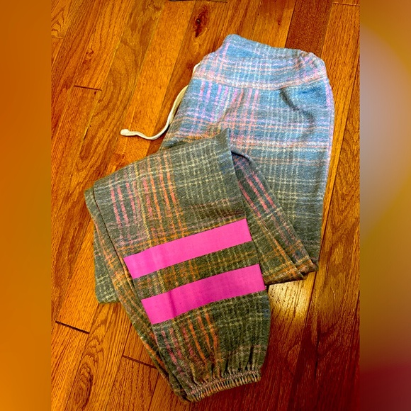 Sundry Pants - Sundry gray multicolor houndstooth sweatpants with pink stripes